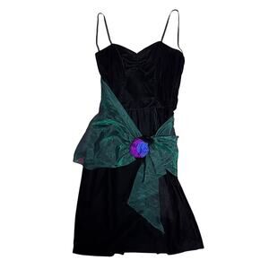 80s Roberta Black Velvet Mini Dress w/ Green Sash & Rosette – Size 7/8 (Fits 4)